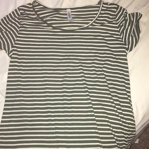 LuLaRoe Perfect Tee